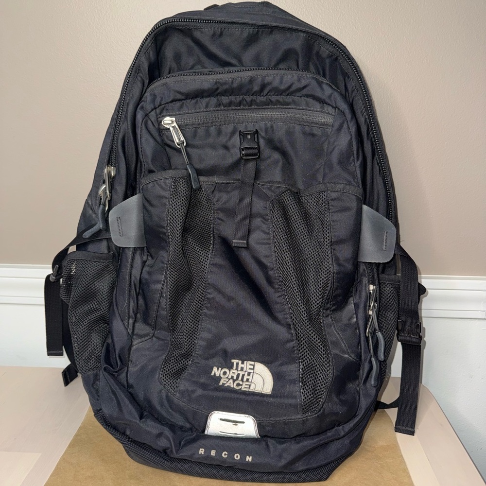The North Face Black Backpack - Recon